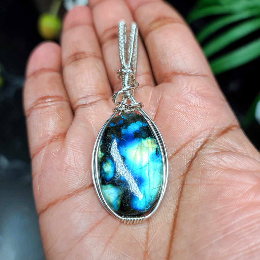 Sterling Silver Labradorite Pendant