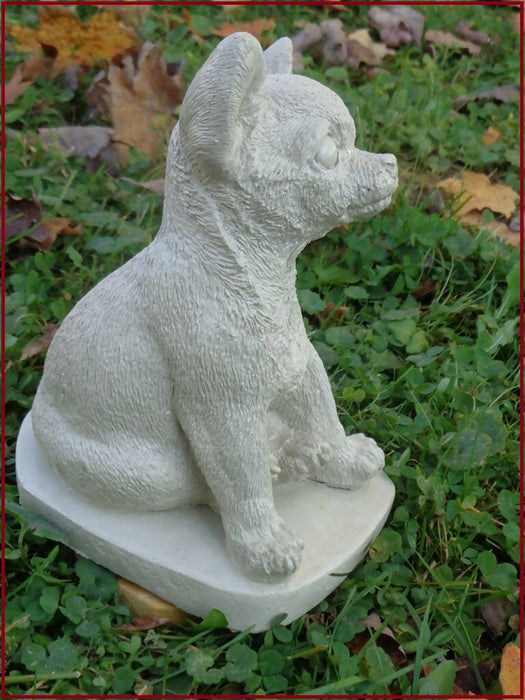 Chihuahua Dog concrete 4-1/2 x 5-3/4 x 8" High