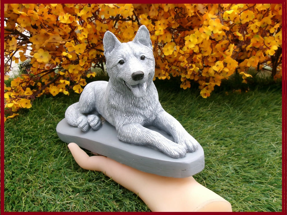 Concrete dog figurines King Charles Beagle Pekingese Korthals Griffin Sheepdog Schnauzer Akita, German Shepherd Dog Great Dane