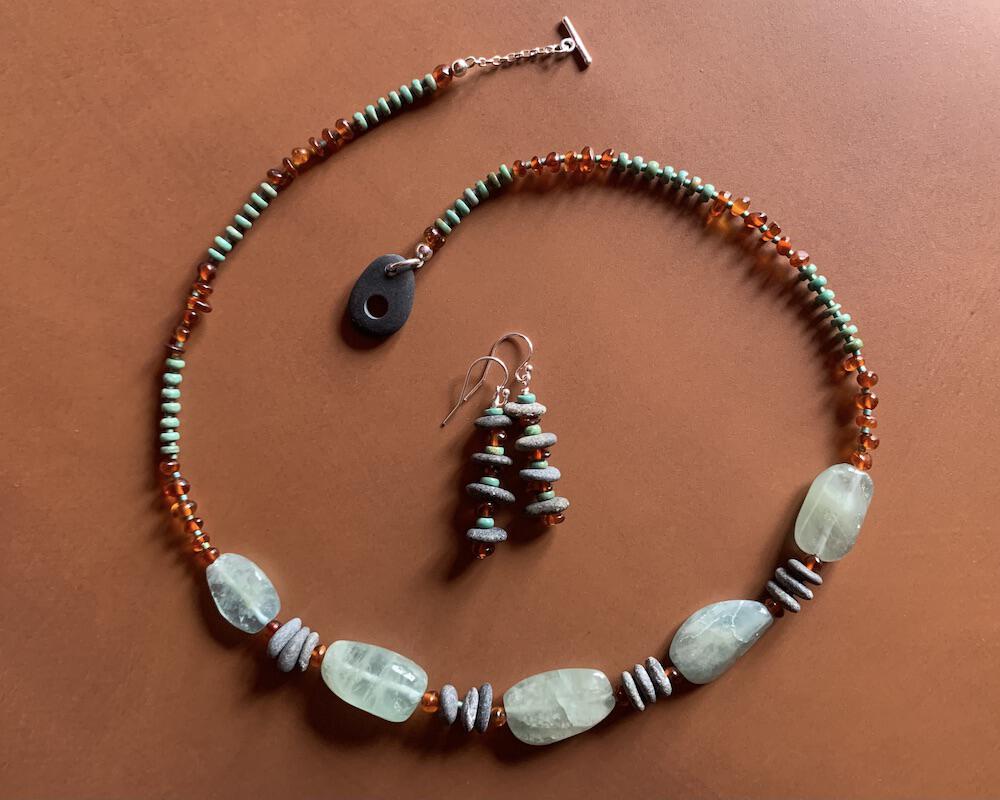 Necklace set | aquamarine nuggets beach pebbles amber nuggets turquoise rondelles river stone toggle clasp turquoise