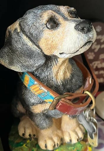 Beagle dog Concrete Statue figurine 5x5-1/2 x 8-1/4" High