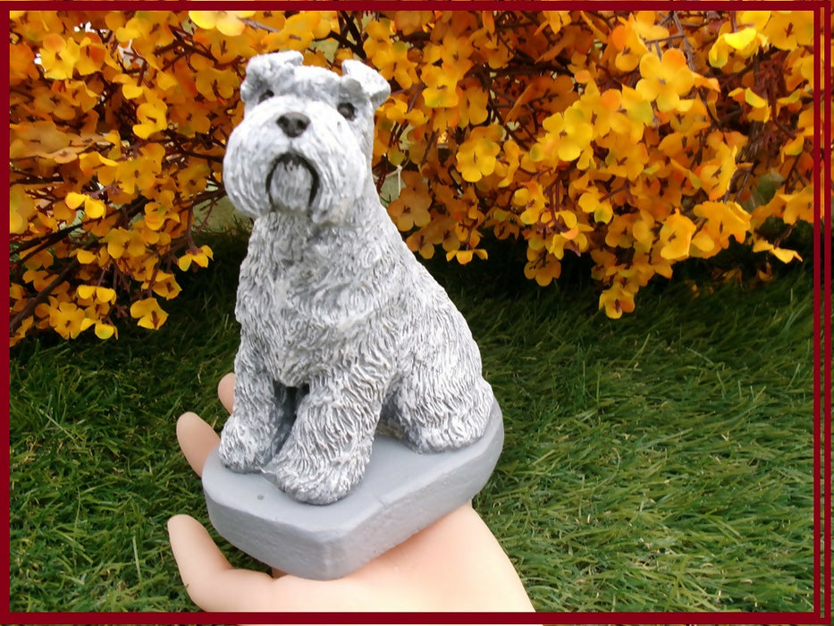 Concrete dog figurines King Charles Beagle Pekingese Korthals Griffin Sheepdog Schnauzer Akita, German Shepherd Dog Great Dane
