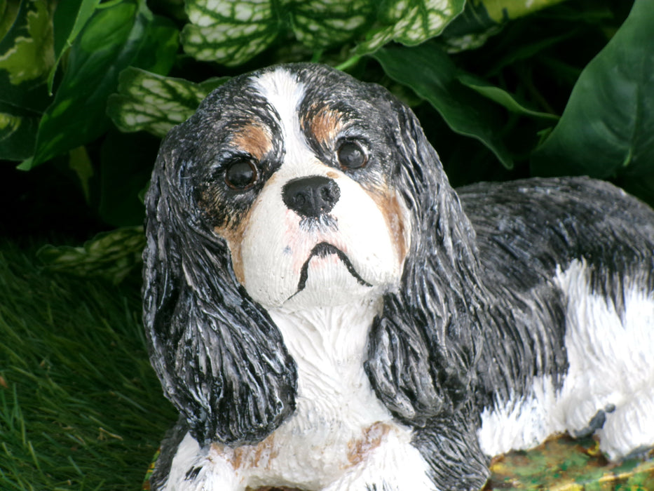 Cavalier King Charles Spaniel Concrete 6x10-1/2 x 6" High